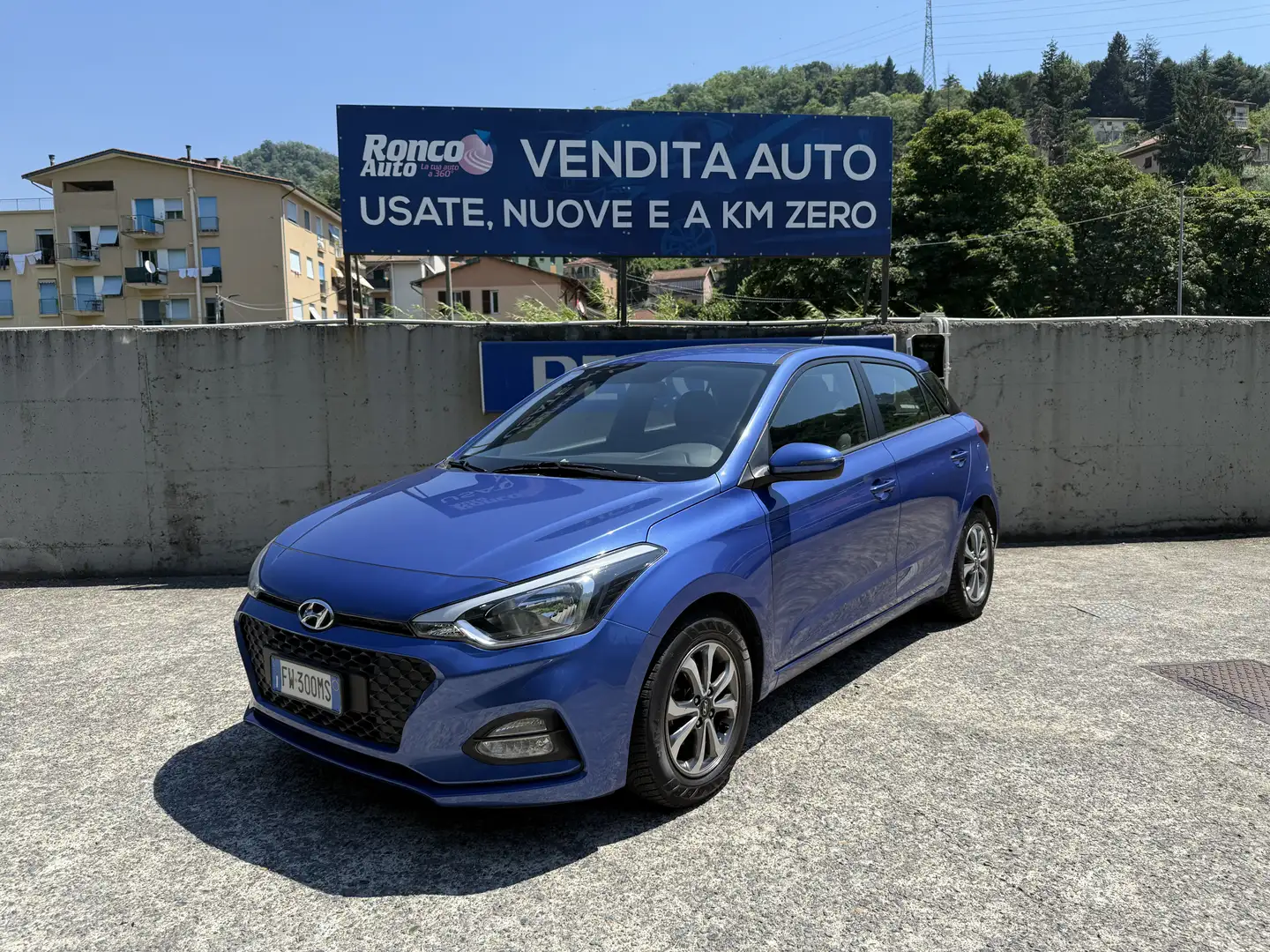 Hyundai i20 i20 5p 1.2 mpi Advanced 75cv Blauw - 1