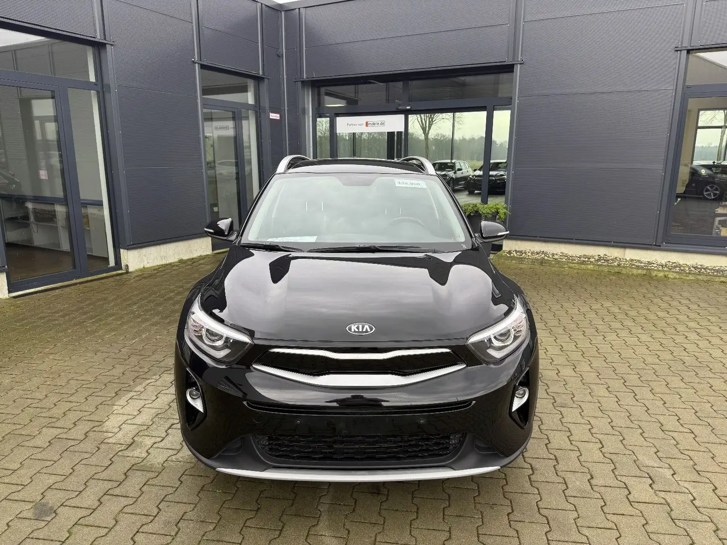 Kia Stonic 1.0 T-GDi Vision Schwarz - 2