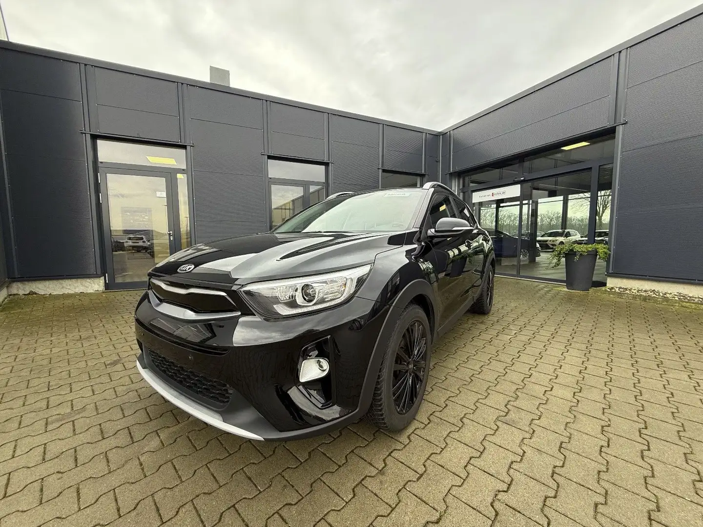 Kia Stonic 1.0 T-GDi Vision Schwarz - 1