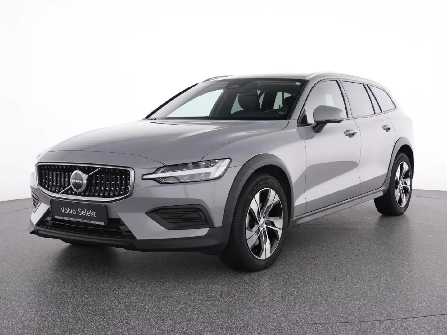 Volvo V60 Cross Country B4 AWD Plus+LEDER+PANO+DAB Grau - 2