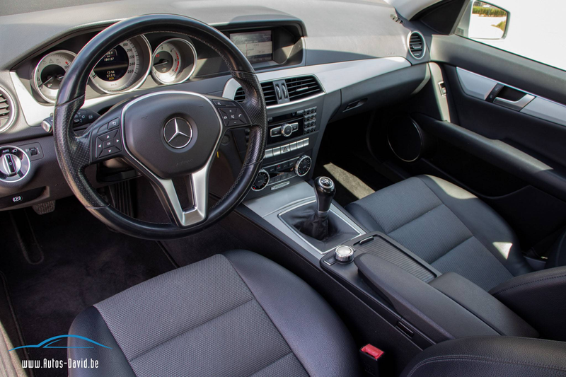 Mercedes-Benz C 200 CDI Avantgarde / AIRCO / PARKEERSENSOREN / NAVIGATIESYSTEEM / LICHT- EN REGENSENSOR ! — photo 3