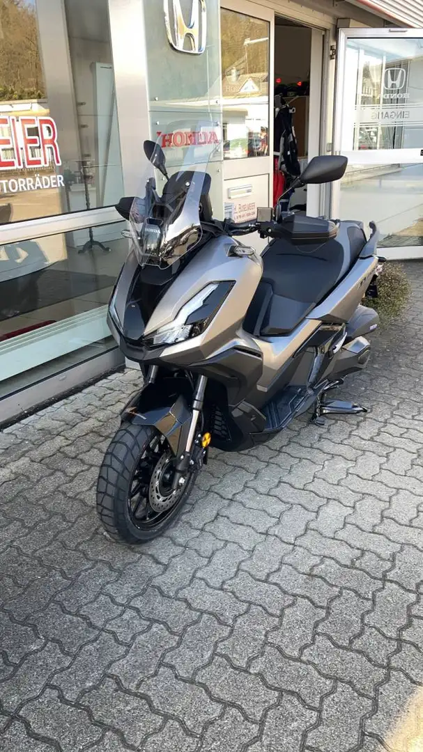 Honda ADV 350 - 2025 Plateado - 2