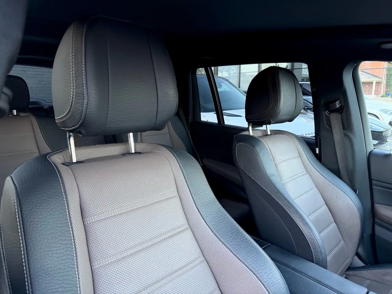 Mercedes-Benz GLS снимка Mercedes-Benz GLS
