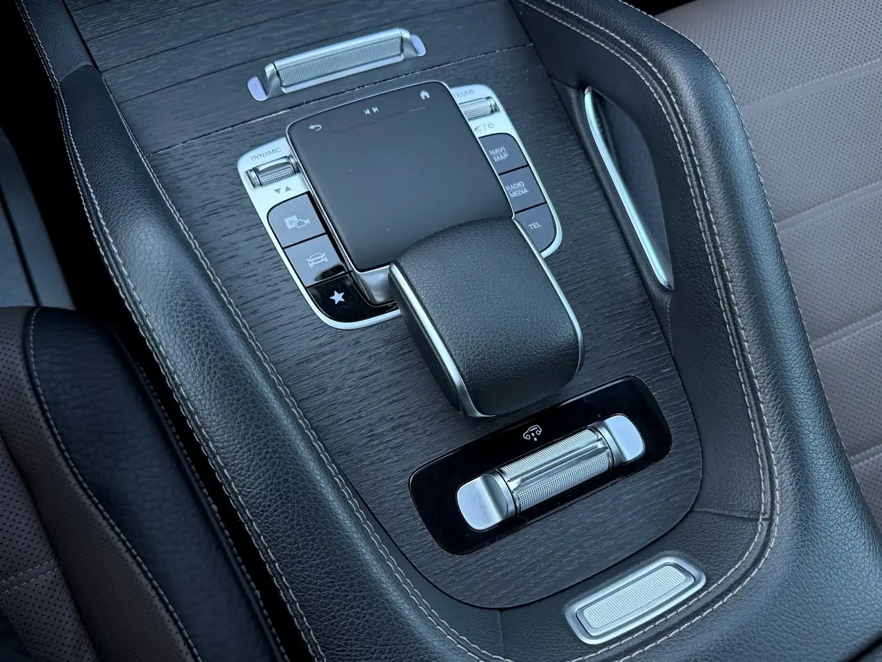 Mercedes-Benz GLS снимка Mercedes-Benz GLS