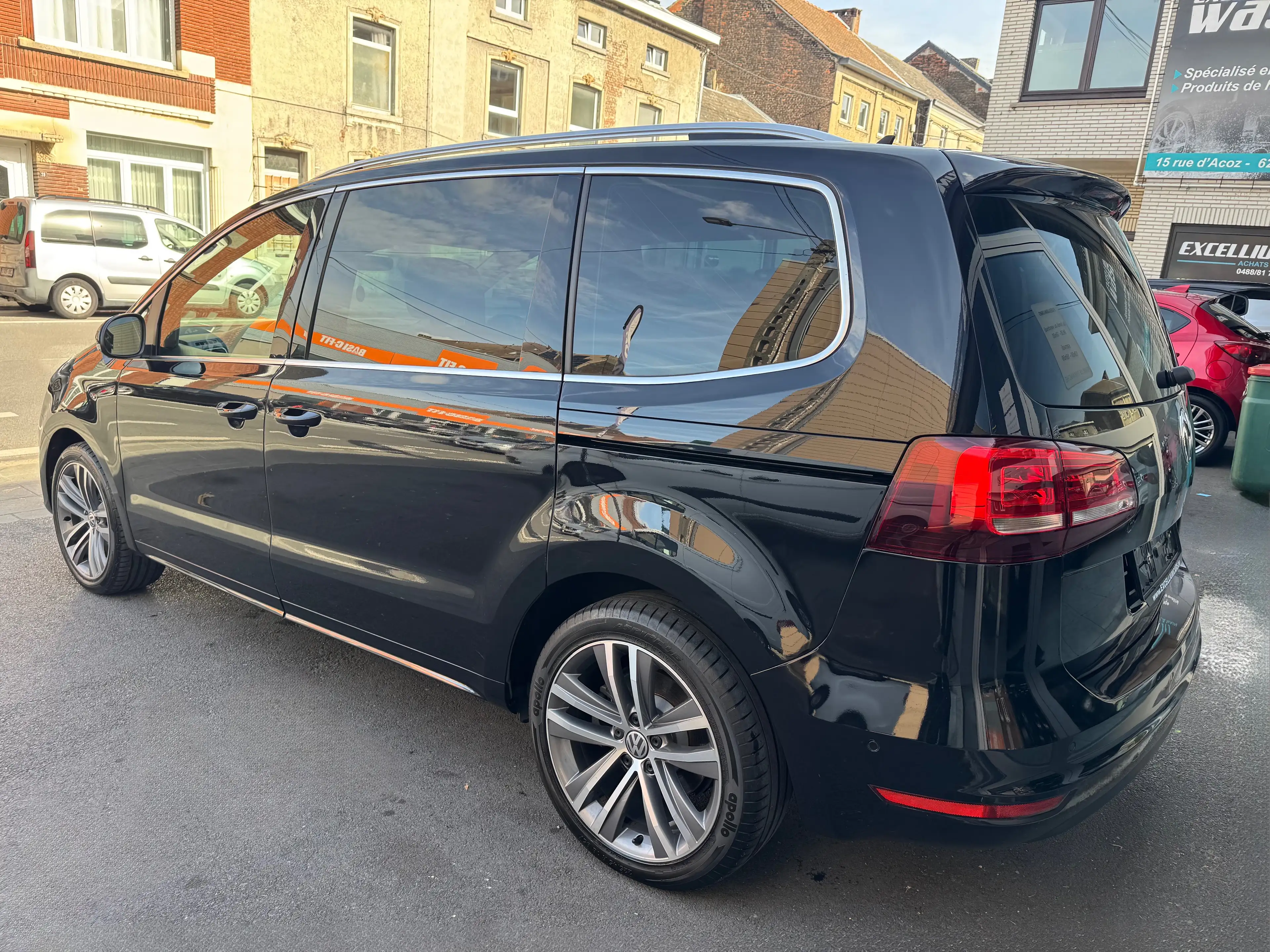 Volkswagen Sharan 1.4TSI DSG 7place Toit Pano Feux Led Xénon Cuir Carnet Full Options — photo 3