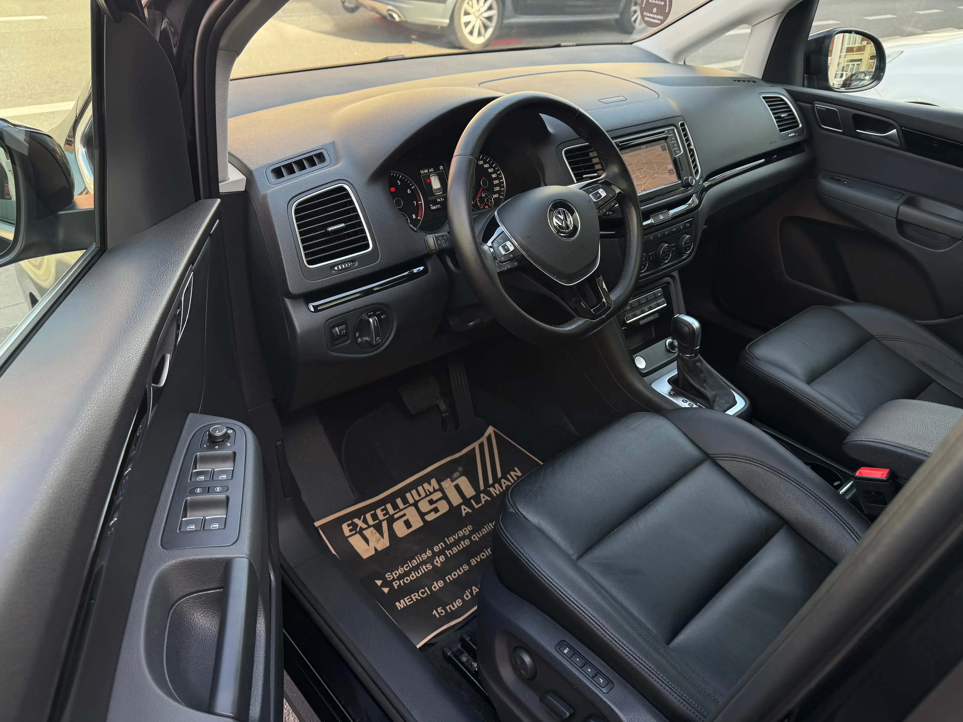 Volkswagen Sharan 1.4TSI DSG 7place Toit Pano Feux Led Xénon Cuir Carnet Full Options — photo 9