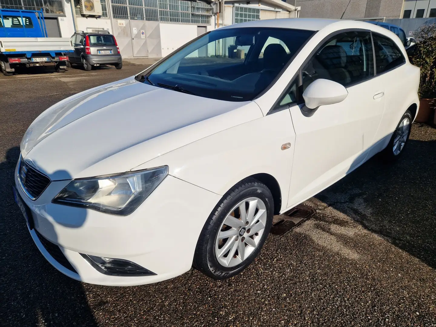 SEAT Ibiza 5p 1.2 Reference 70cv - 1