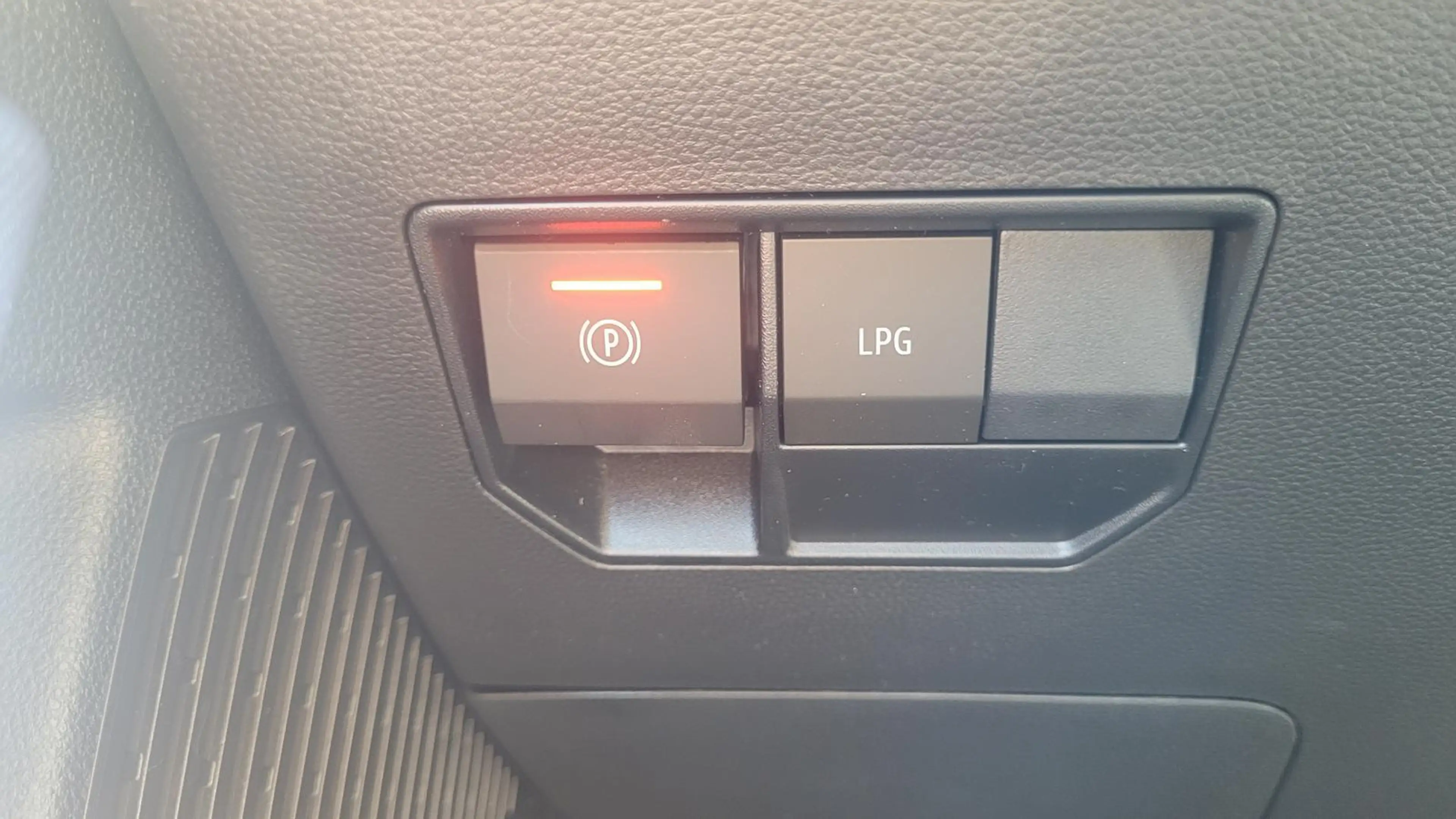 Dacia Bigster Hybrid-G 150 4x4 4x4*LED*Shzg*PDC*Cam*BFS*17Zol... — photo 14