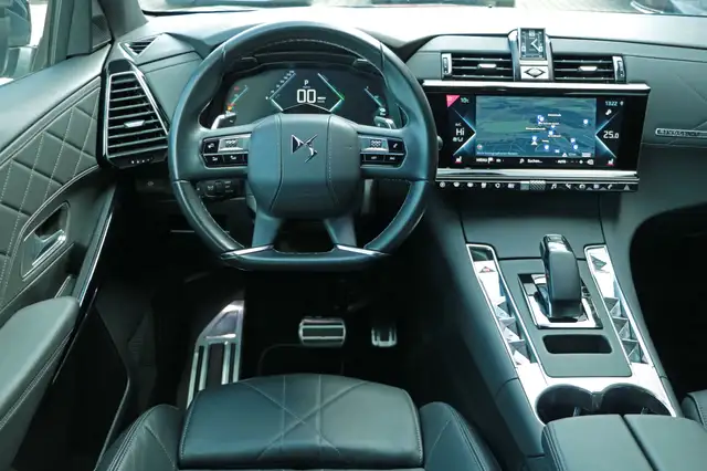 DS Automobiles DS 7 Crossback view 10