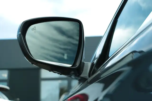 DS Automobiles DS 7 Crossback view 16