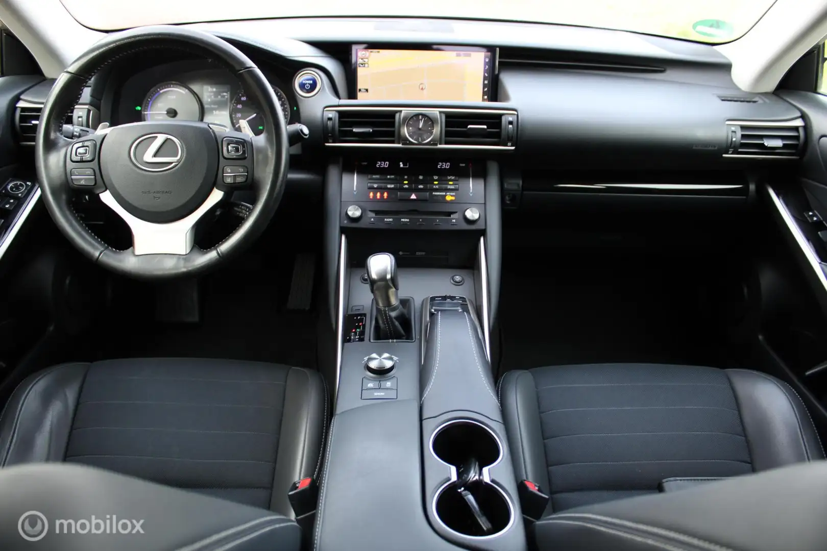 Lexus IS 300 300h Hybrid Business Line, Stoelverw, Camera, Pdc Gris - 2