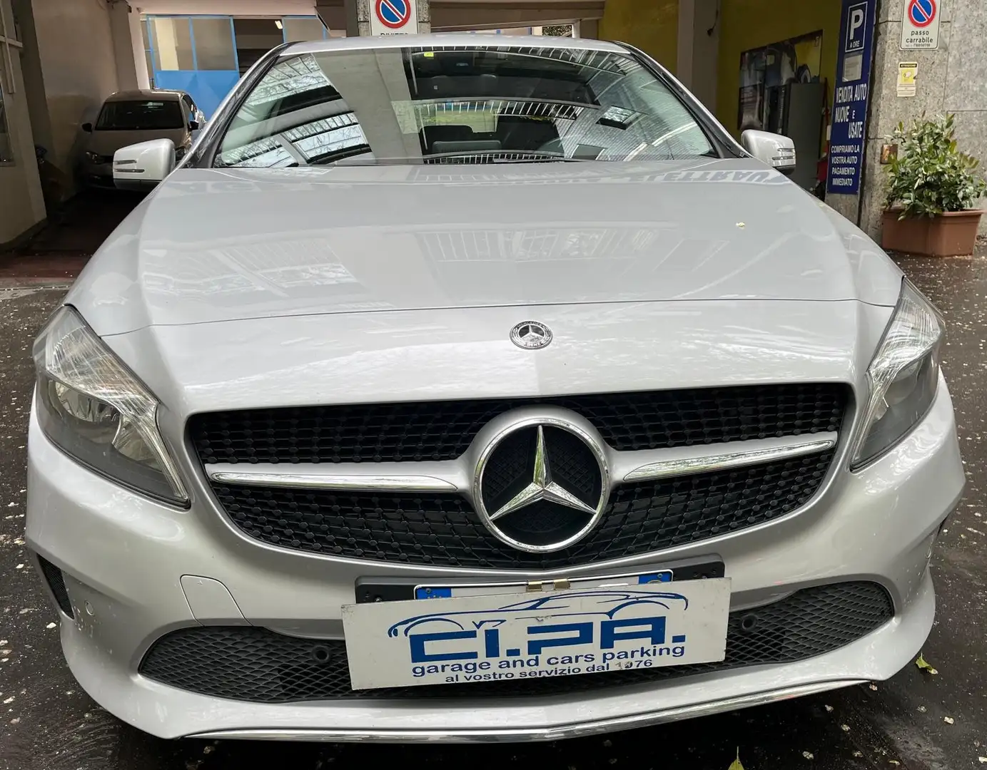 Mercedes-Benz A 180 Executive pacchetto SPORT Gris - 2