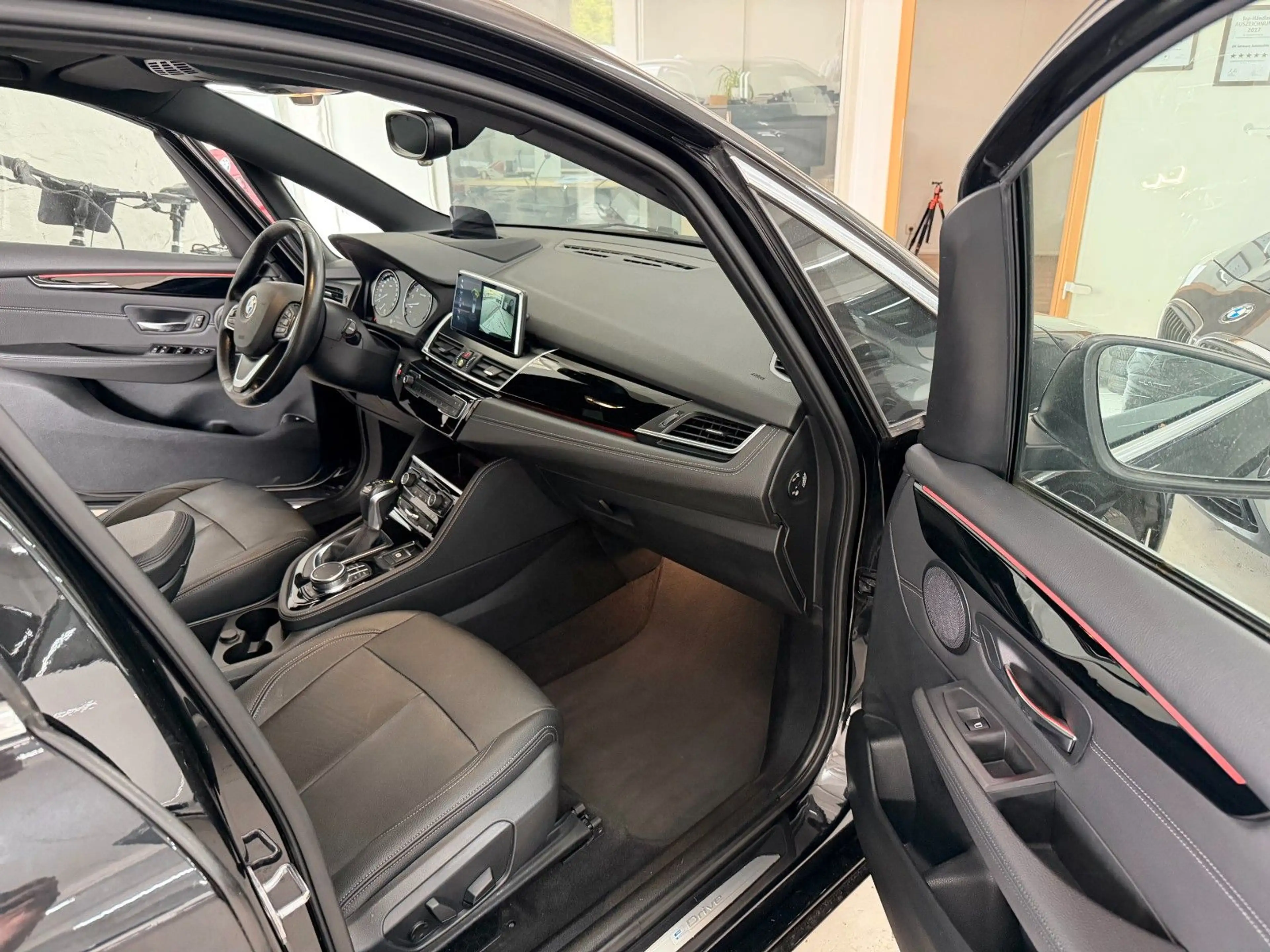 BMW 225 xe Luxury Line Navi Head-Up Leder Panorama * — photo 9