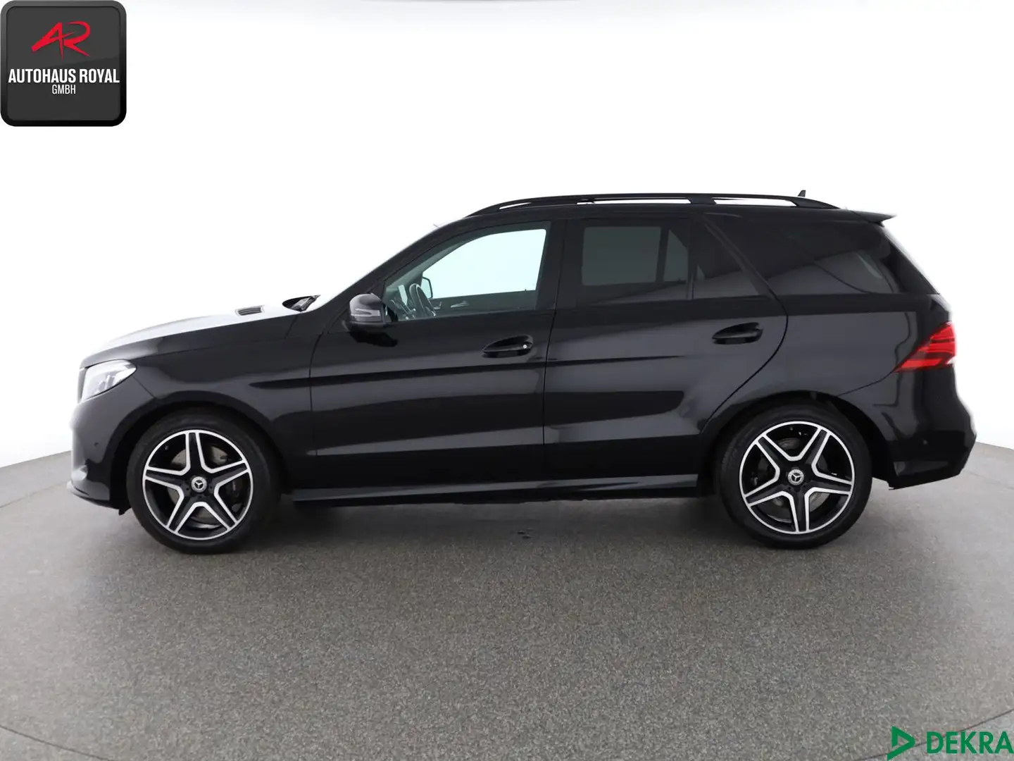 Mercedes-Benz GLE 400 GLE 400 AMG SPORT NIGHT AIRMATIC,KAMERA,PANO,AHK Černá - 2