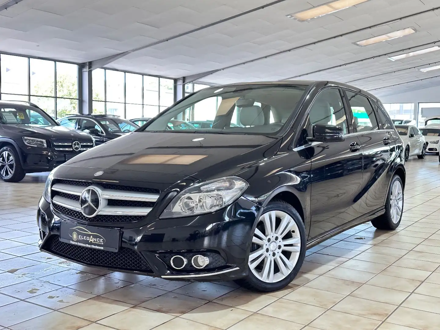 Mercedes-Benz B 200 *SPORT-PAKET*PDC*SHZ*KLIMA*AMBIENTE Noir - 1