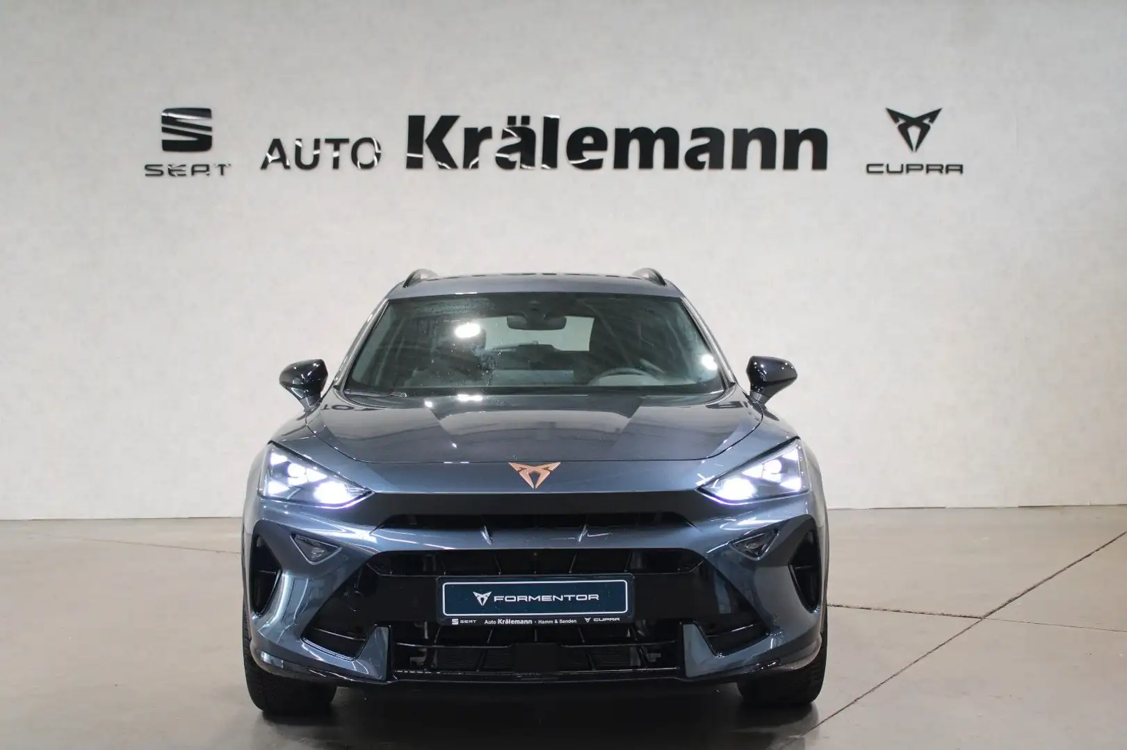 CUPRA Formentor 1.5 TSI DSG e-Hybrid*Navi*LED*AHK* Grau - 2
