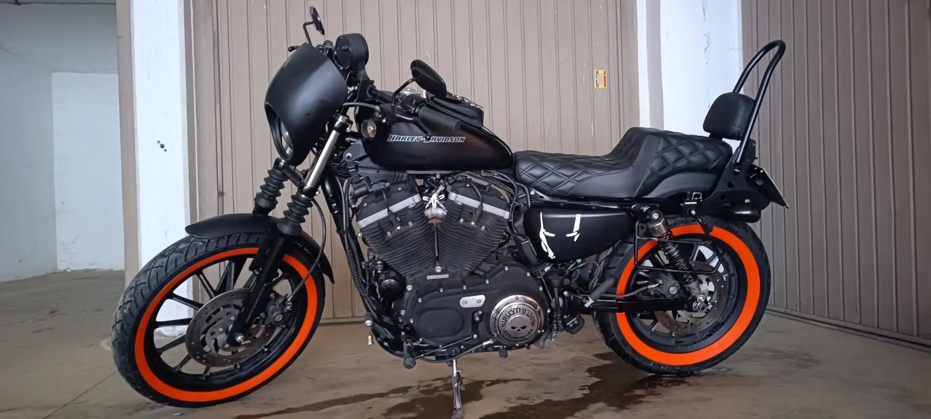 Harley-Davidson Iron 883 Nero - 1