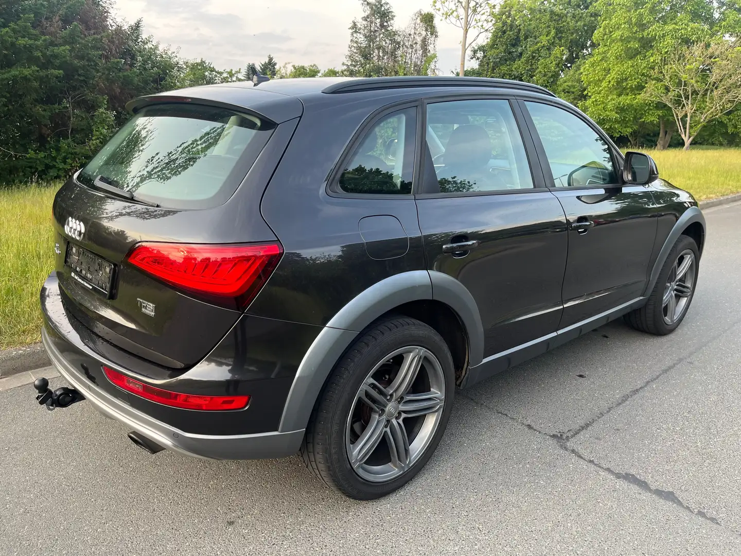 Audi Q5 Q5 2.0 TFSI Quattro OFFROAD Grau - 2