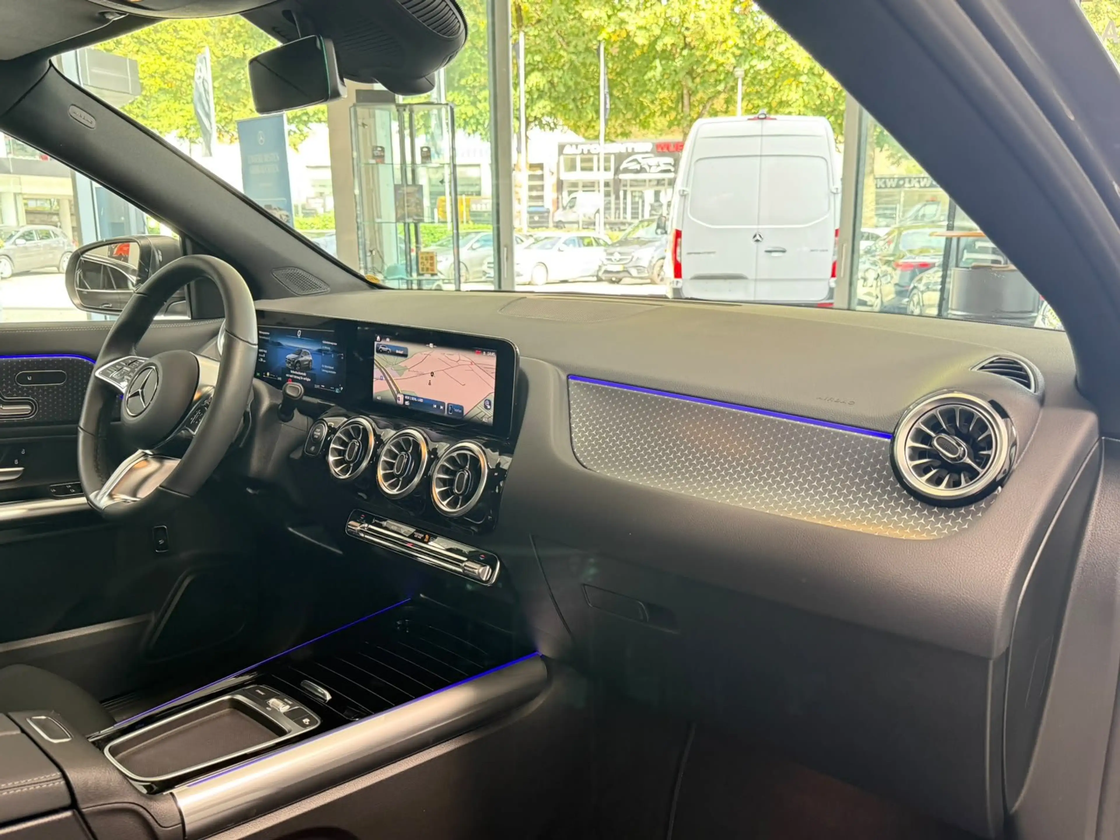 Mercedes-Benz GLA 200 Progressive MEMORY+KEYLESS+LED+KAMERA — photo 11