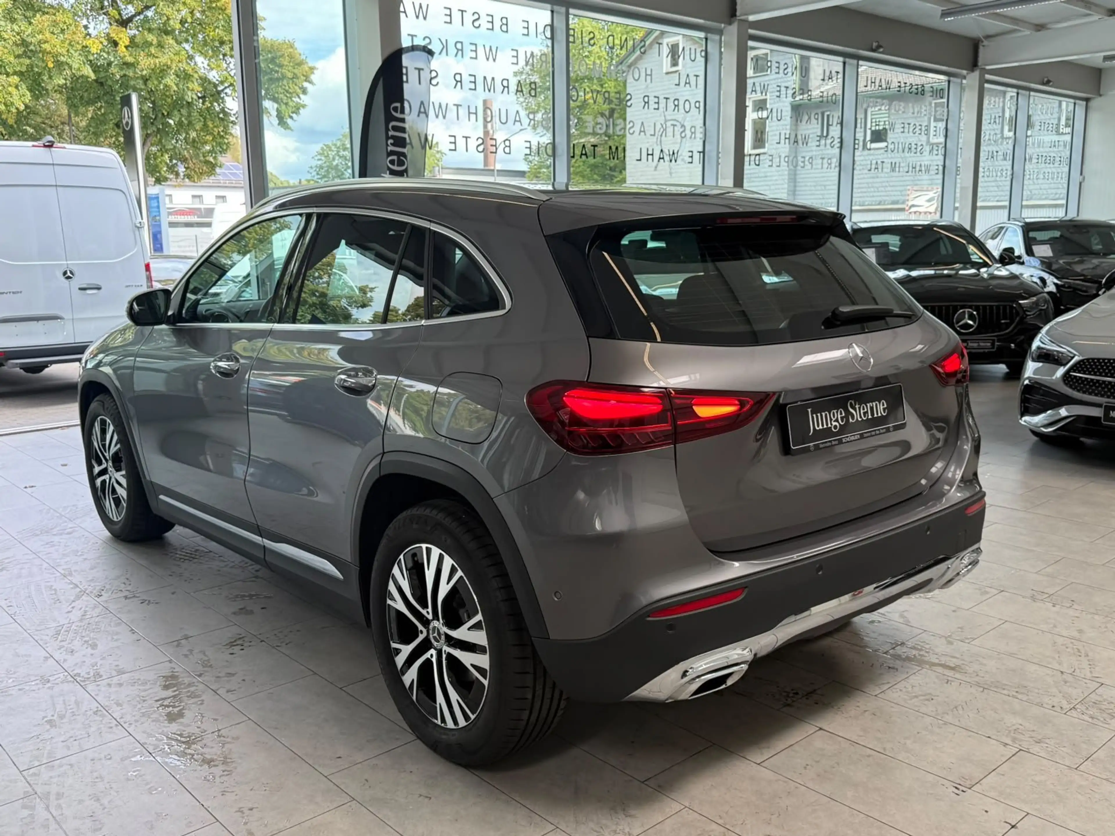 Mercedes-Benz GLA 200 Progressive MEMORY+KEYLESS+LED+KAMERA — photo 4