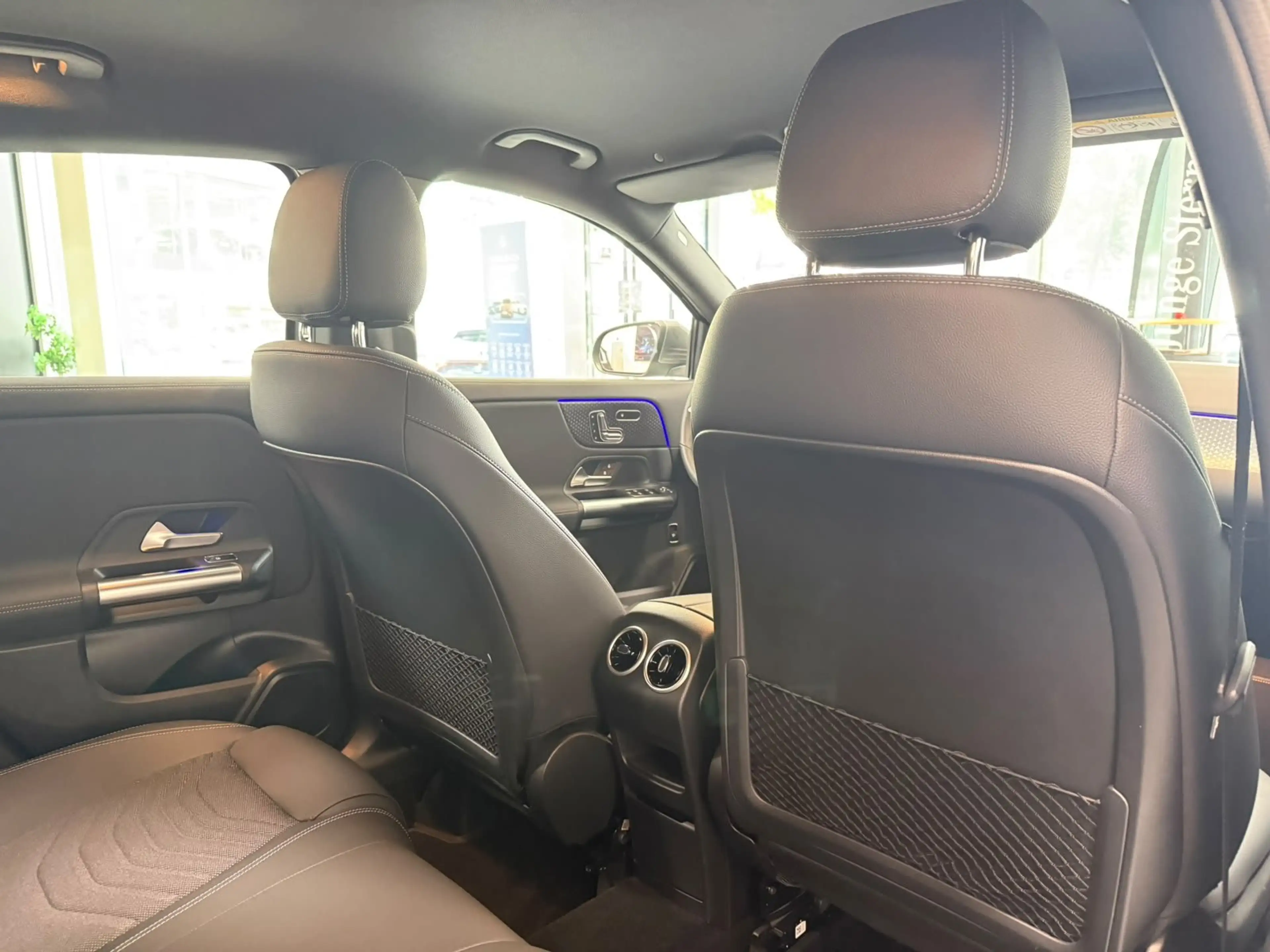 Mercedes-Benz GLA 200 Progressive MEMORY+KEYLESS+LED+KAMERA — photo 14