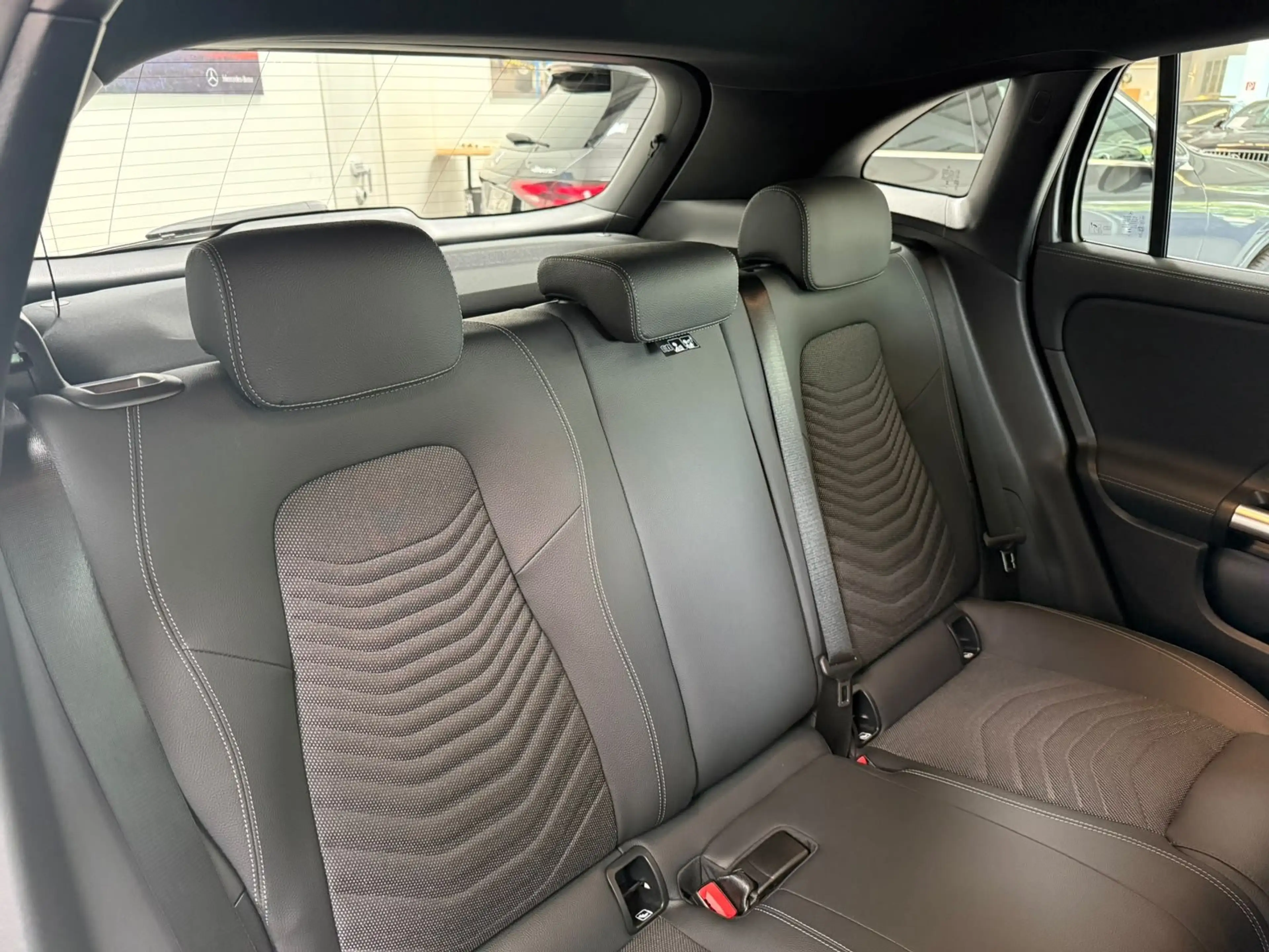 Mercedes-Benz GLA 200 Progressive MEMORY+KEYLESS+LED+KAMERA — photo 15