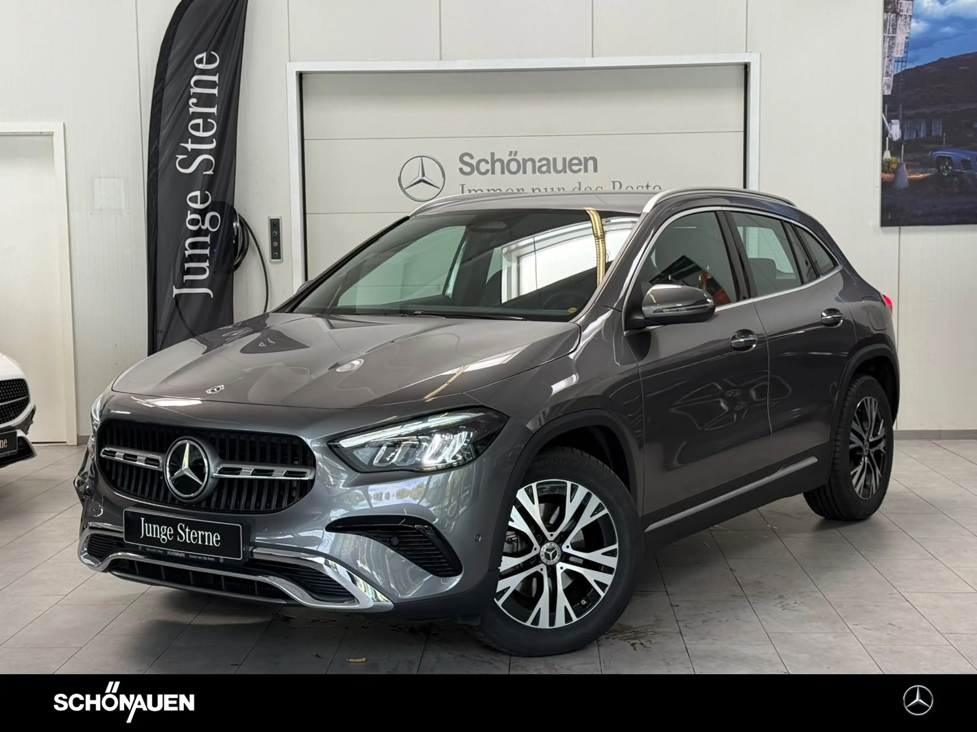 Mercedes-Benz GLA 200 Progressive MEMORY+KEYLESS+LED+KAMERA