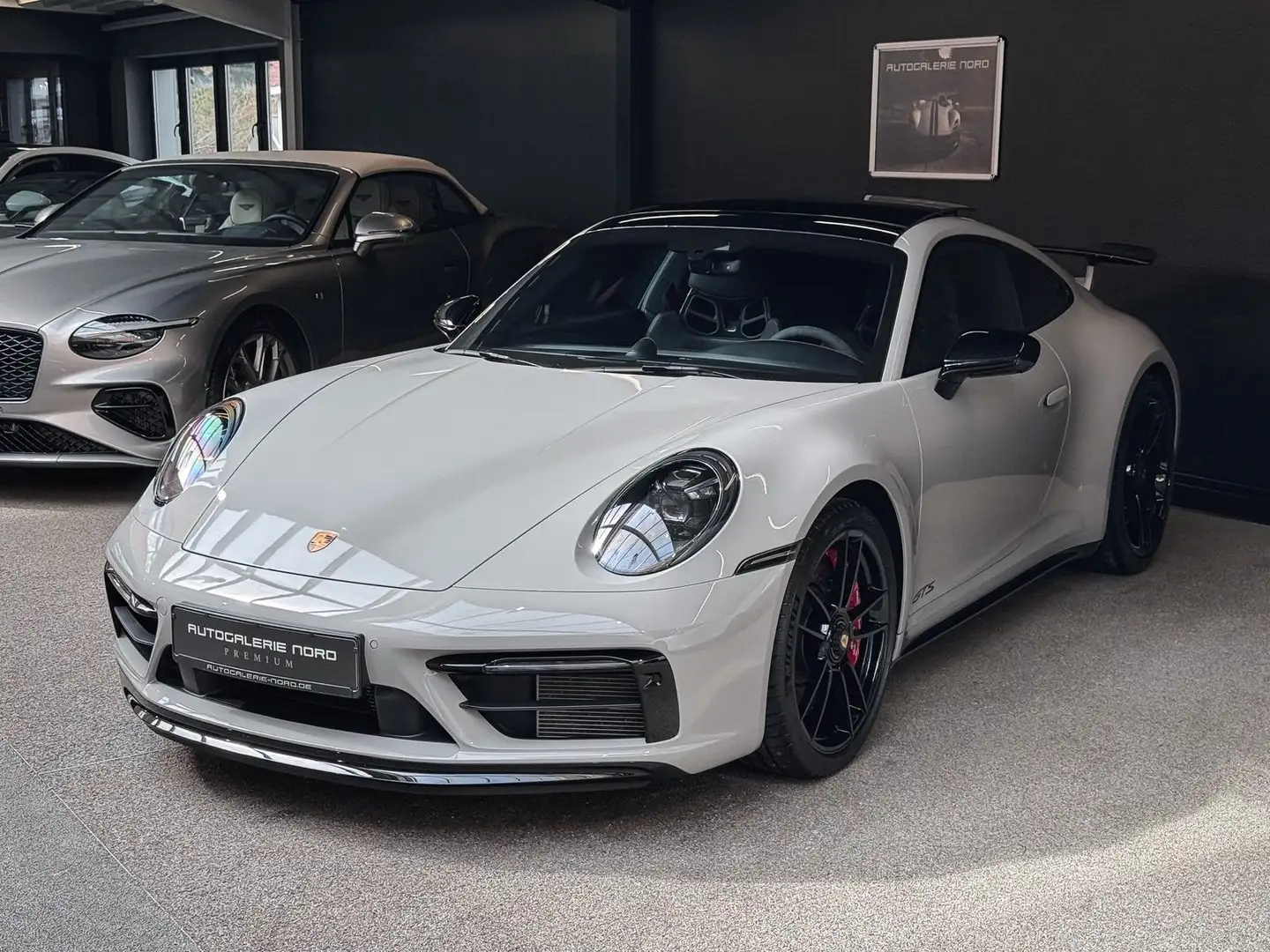 Porsche 911 Carrera 4 GTS 992 Schalter+AeroKit+Schalensi - 2