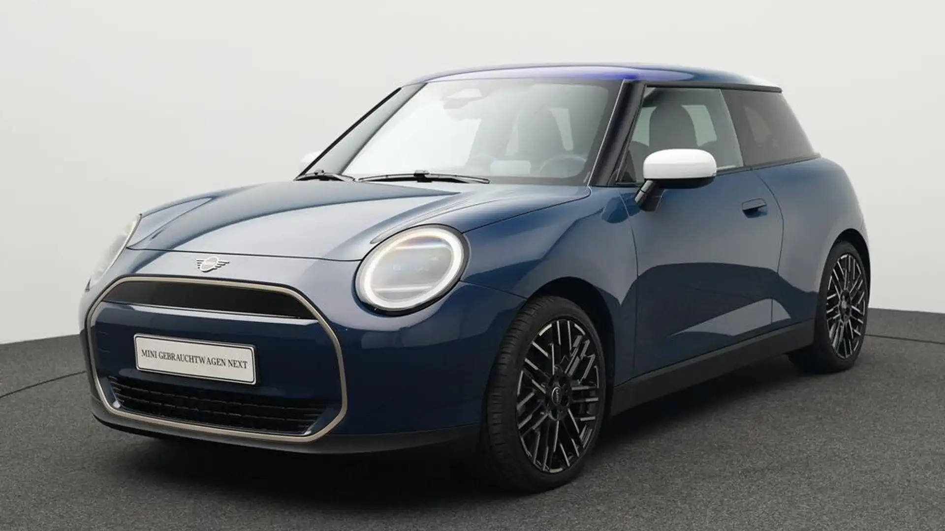 MINI Cooper E Favoured Trim Blau - 1