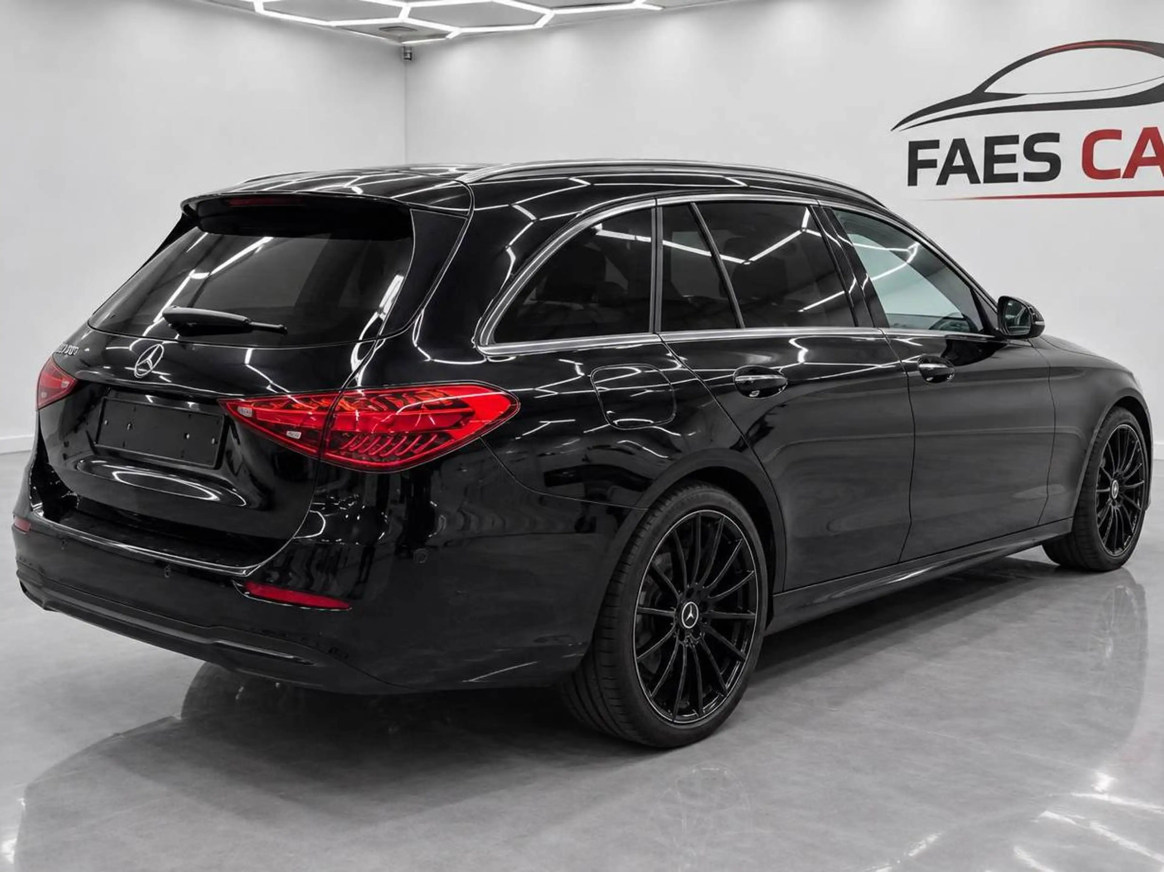 Mercedes-Benz C 300 C Break 300 e PHEV luxury line(230 kW) AMG Line — photo 2