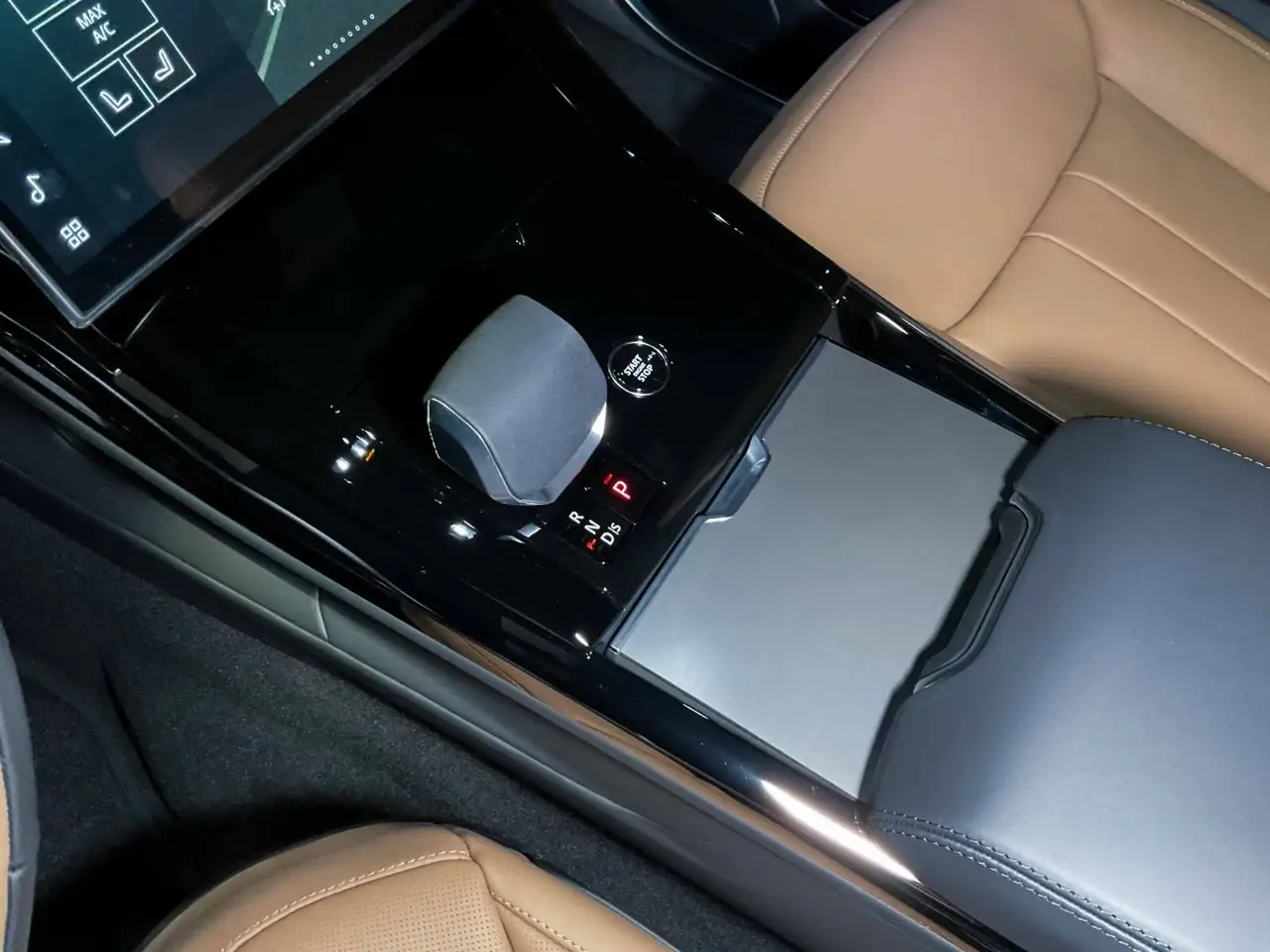 Land Rover Range Rover Sport снимка Land Rover Range Rover Sport