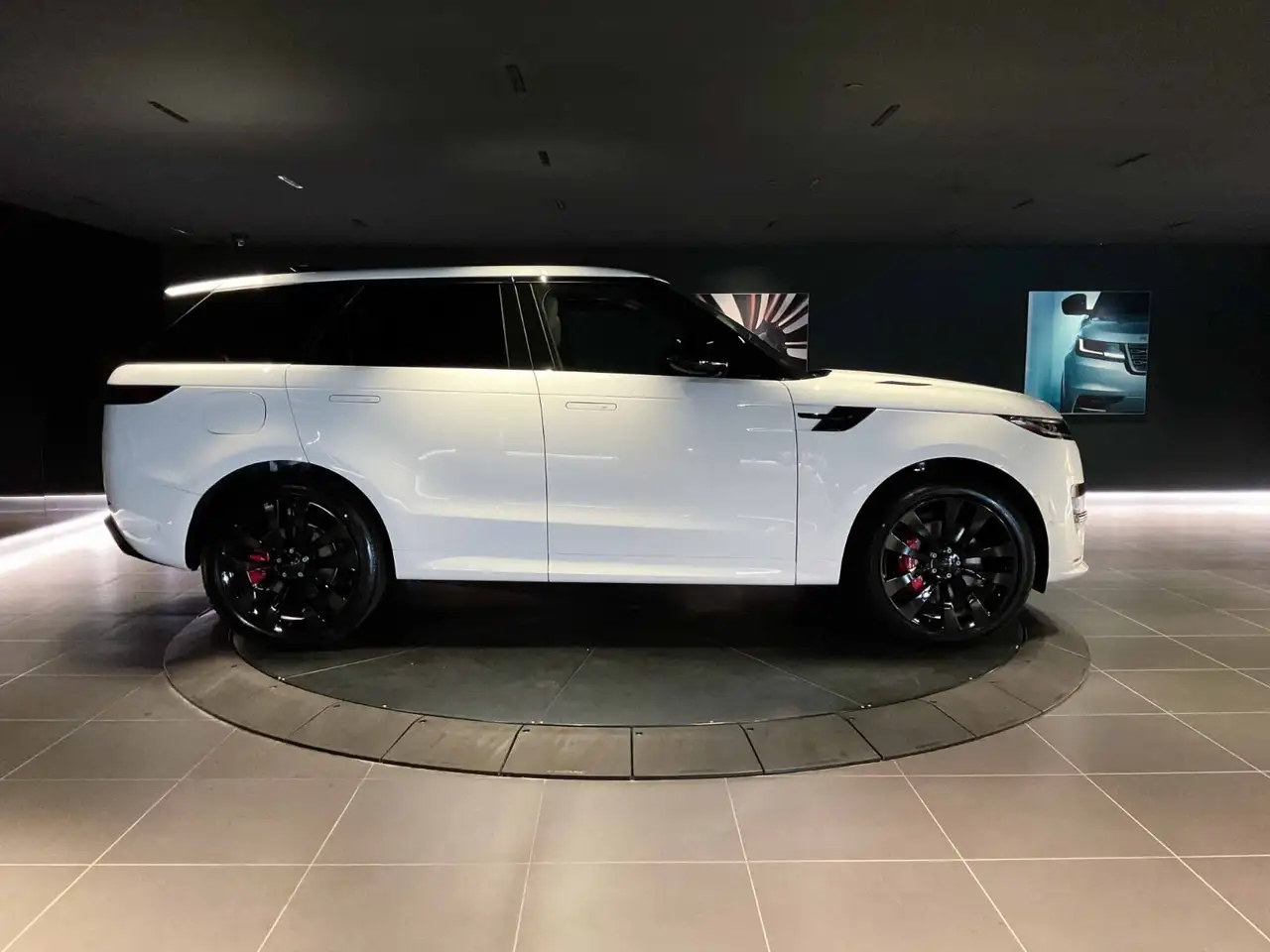 Land Rover Range Rover Sport снимка Land Rover Range Rover Sport