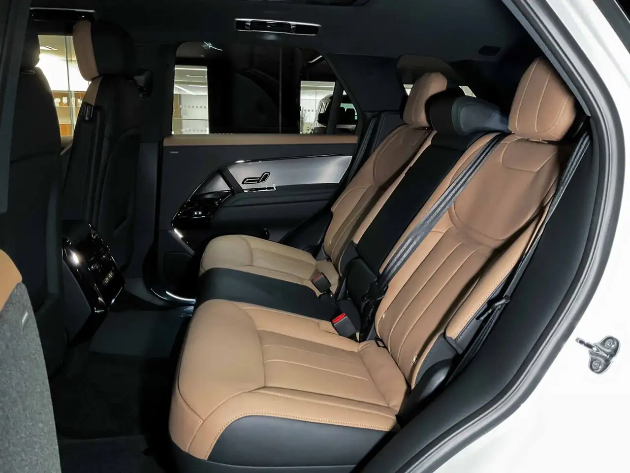 Land Rover Range Rover Sport снимка Land Rover Range Rover Sport