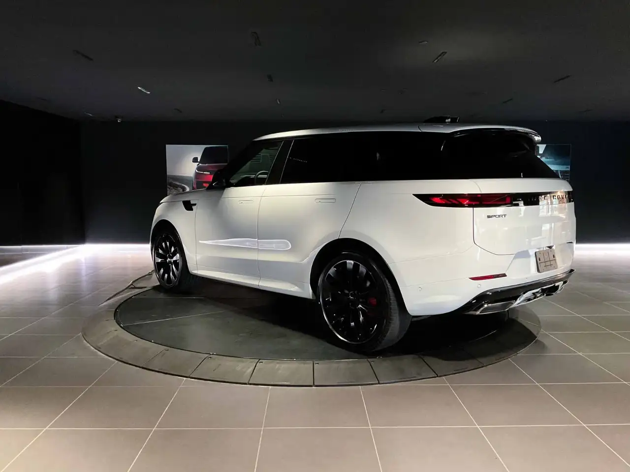 Land Rover Range Rover Sport снимка Land Rover Range Rover Sport