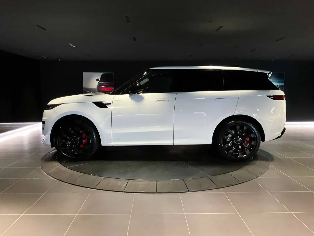 Land Rover Range Rover Sport снимка Land Rover Range Rover Sport