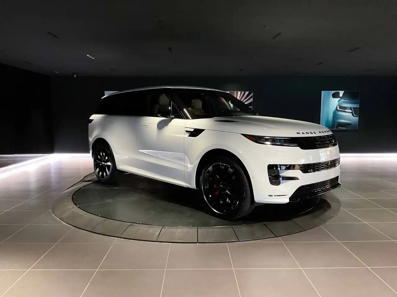 Land Rover Range Rover Sport снимка Land Rover Range Rover Sport