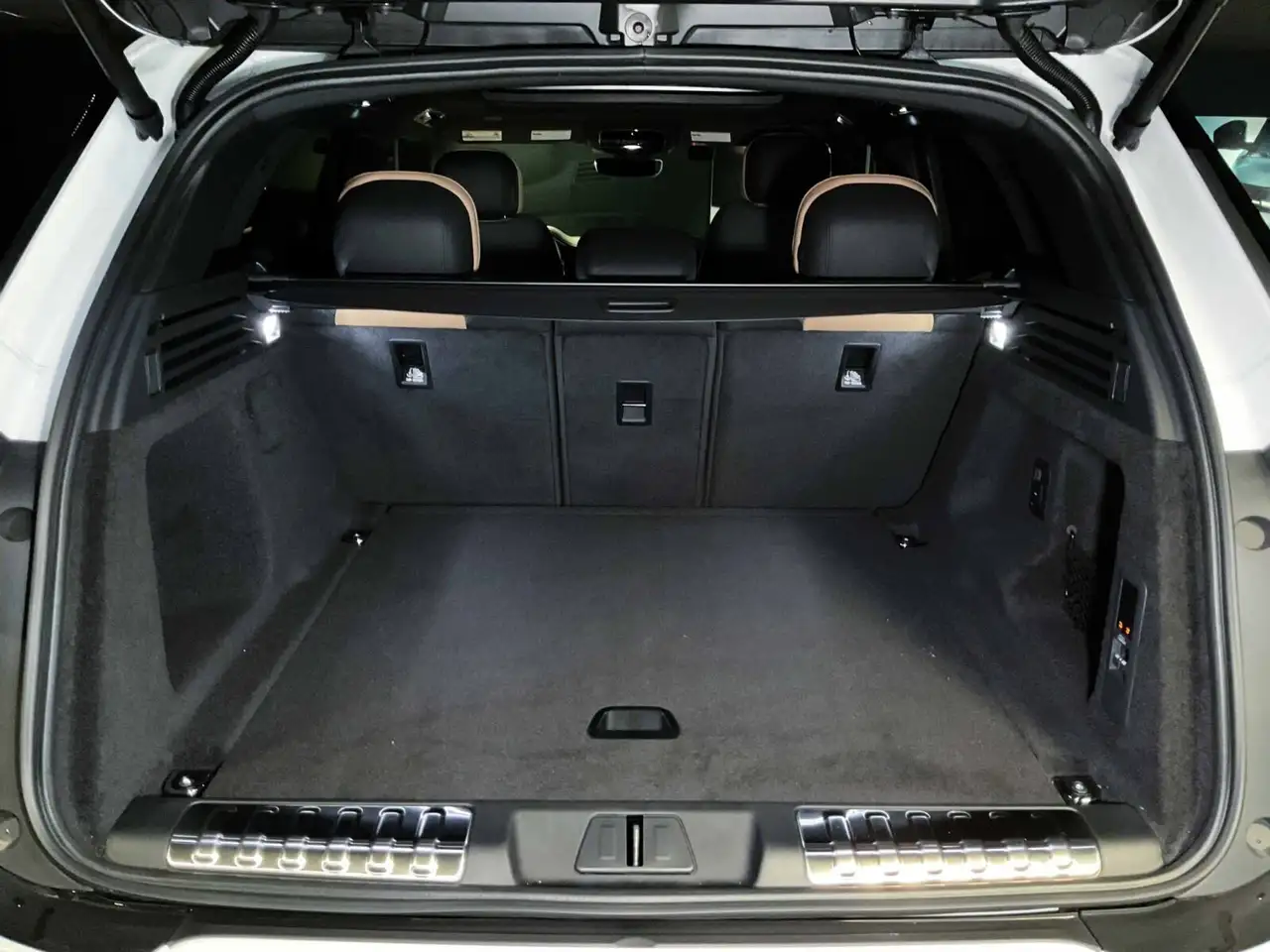 Land Rover Range Rover Sport снимка Land Rover Range Rover Sport