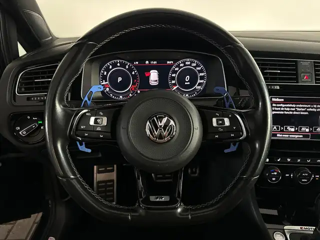 Volkswagen Golf view 5