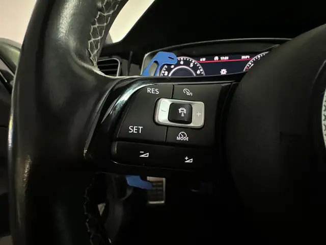 Volkswagen Golf view 8