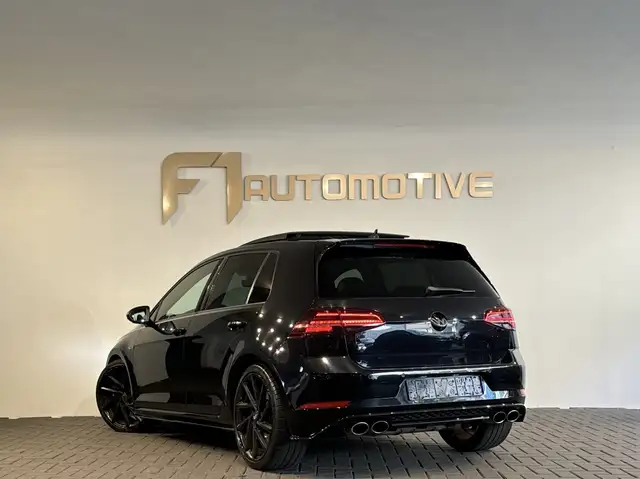 Volkswagen Golf view 2