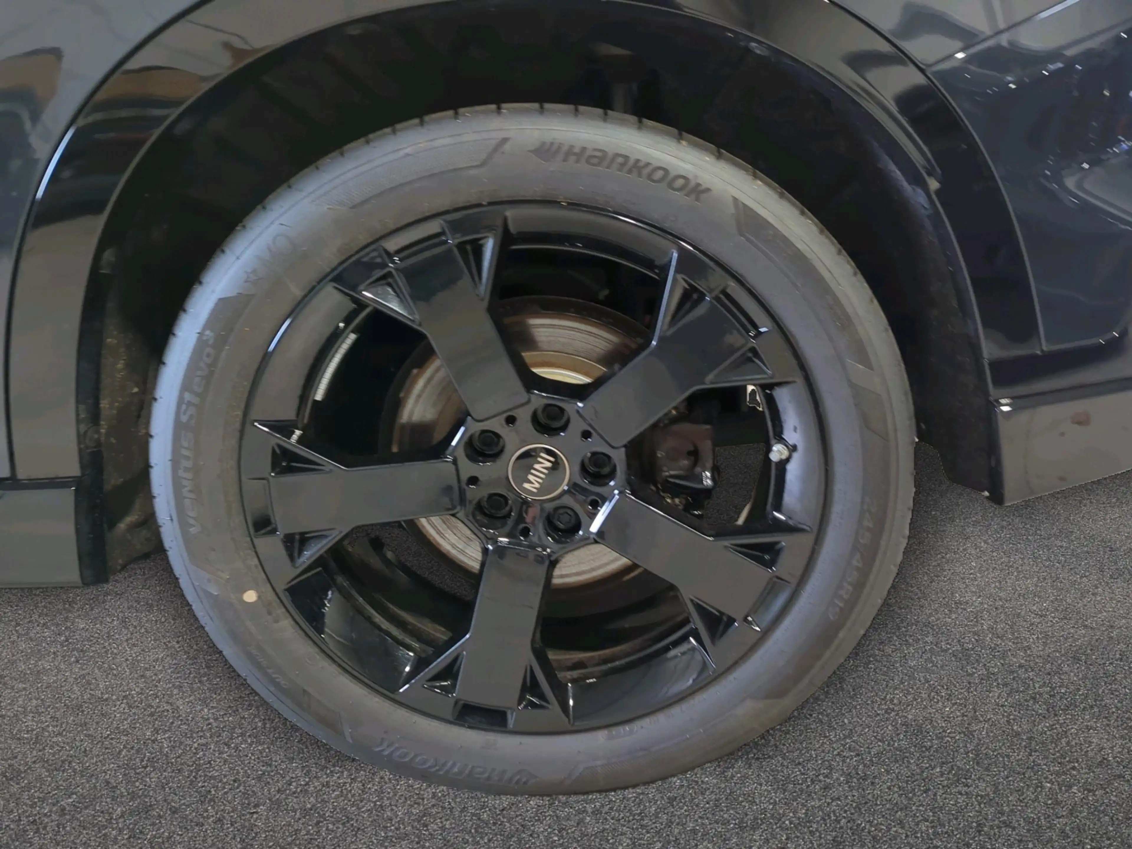 MINI Countryman S All4 John Cooper Works Trim — photo 9