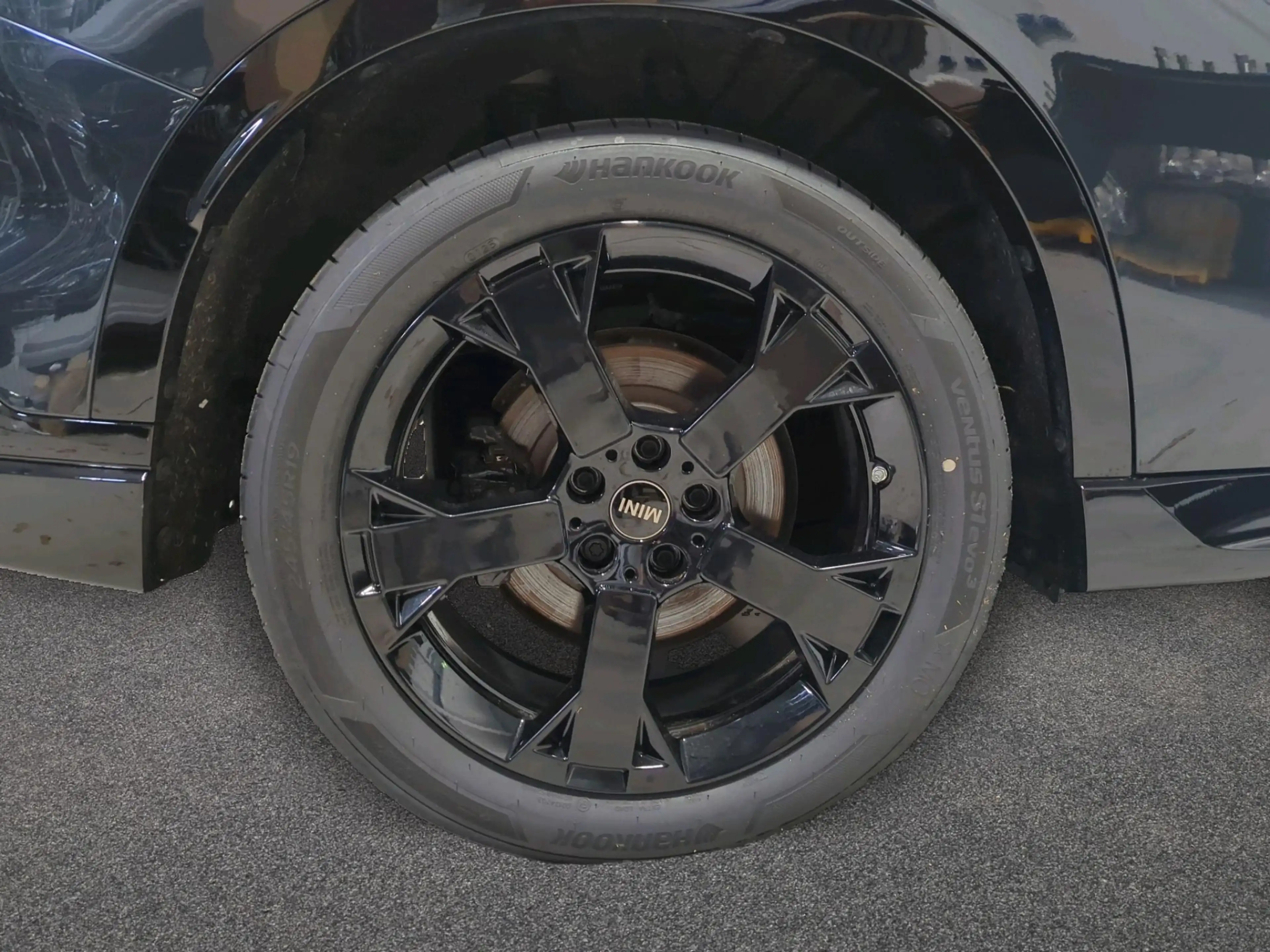 MINI Countryman S All4 John Cooper Works Trim — photo 11