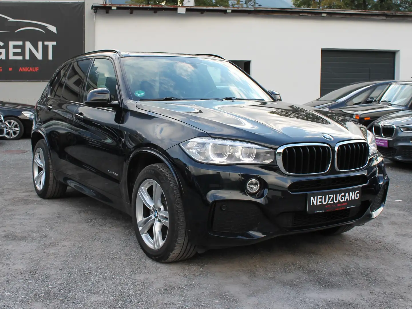 BMW X5 3.0 xDrive M Paket Schwarz - 1