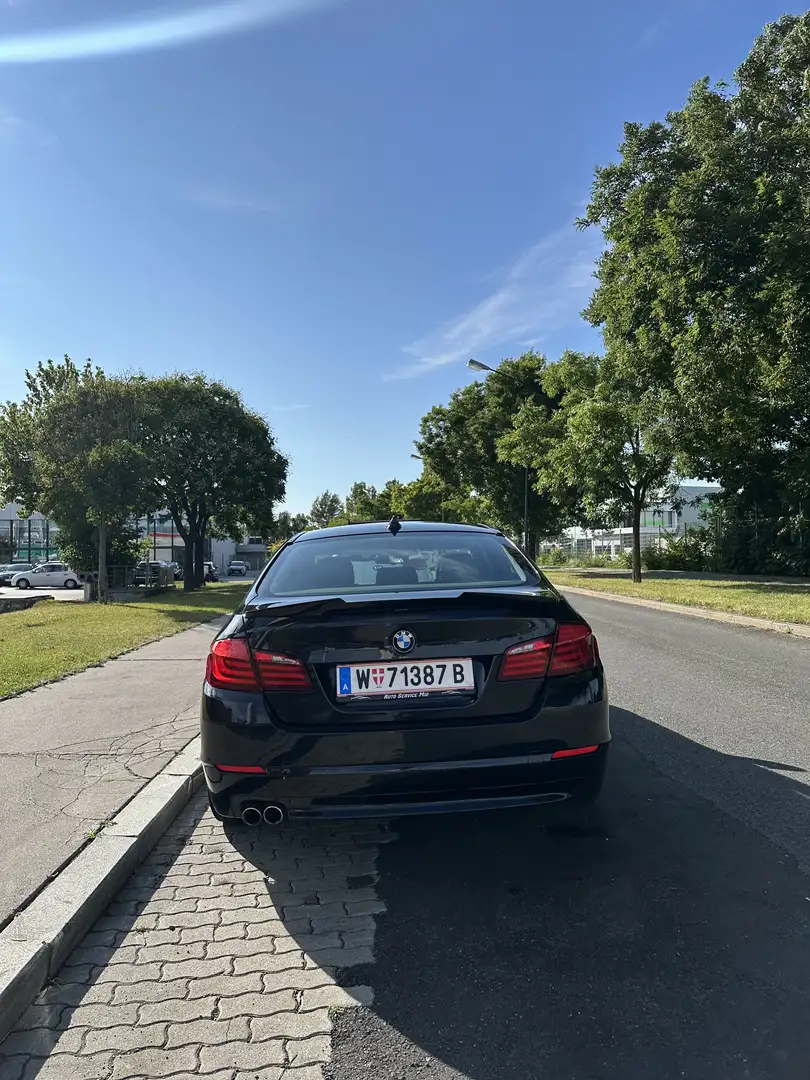 BMW 520 520d (F10) Limousine - 1
