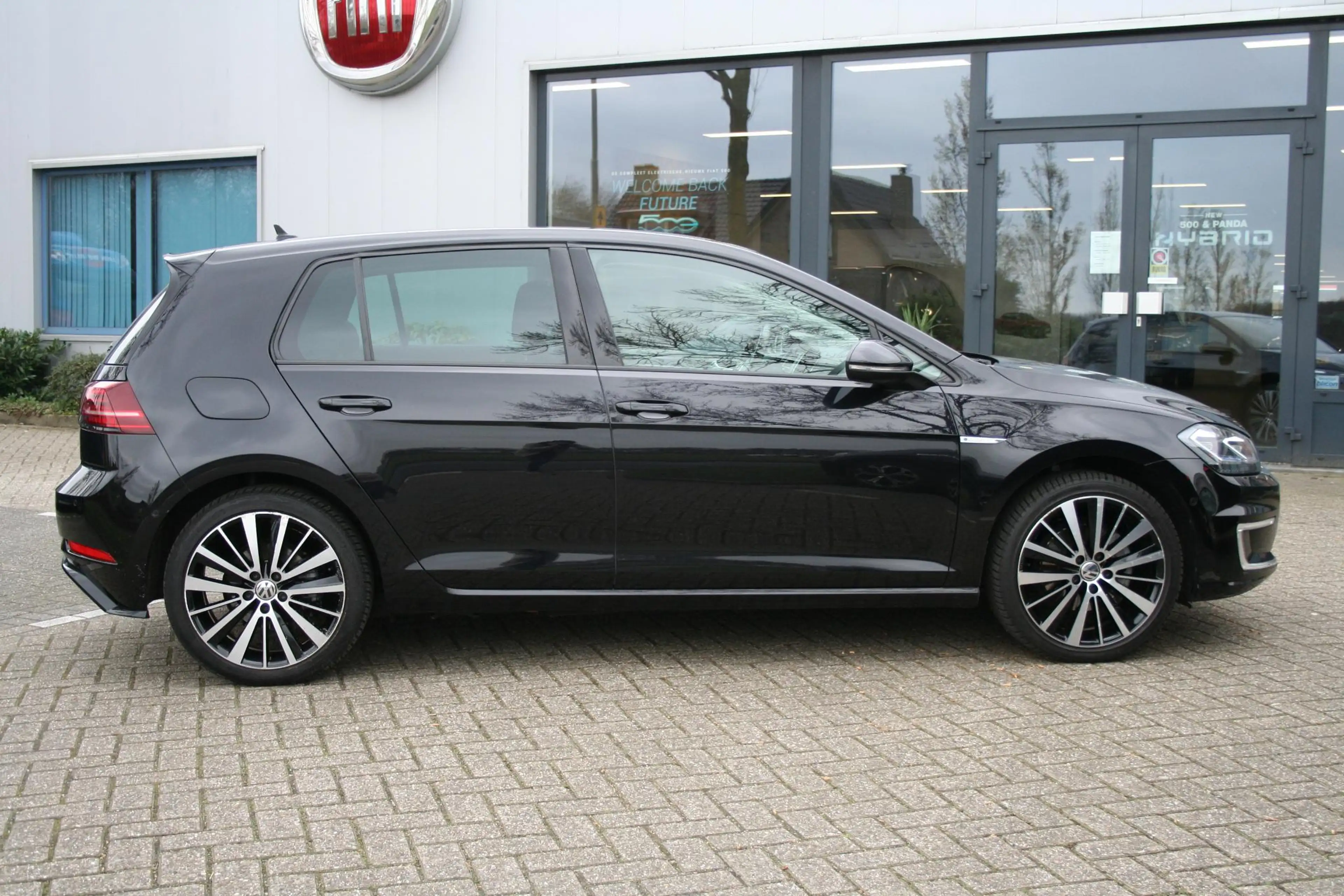 Volkswagen e-Golf e-Golf — photo 6