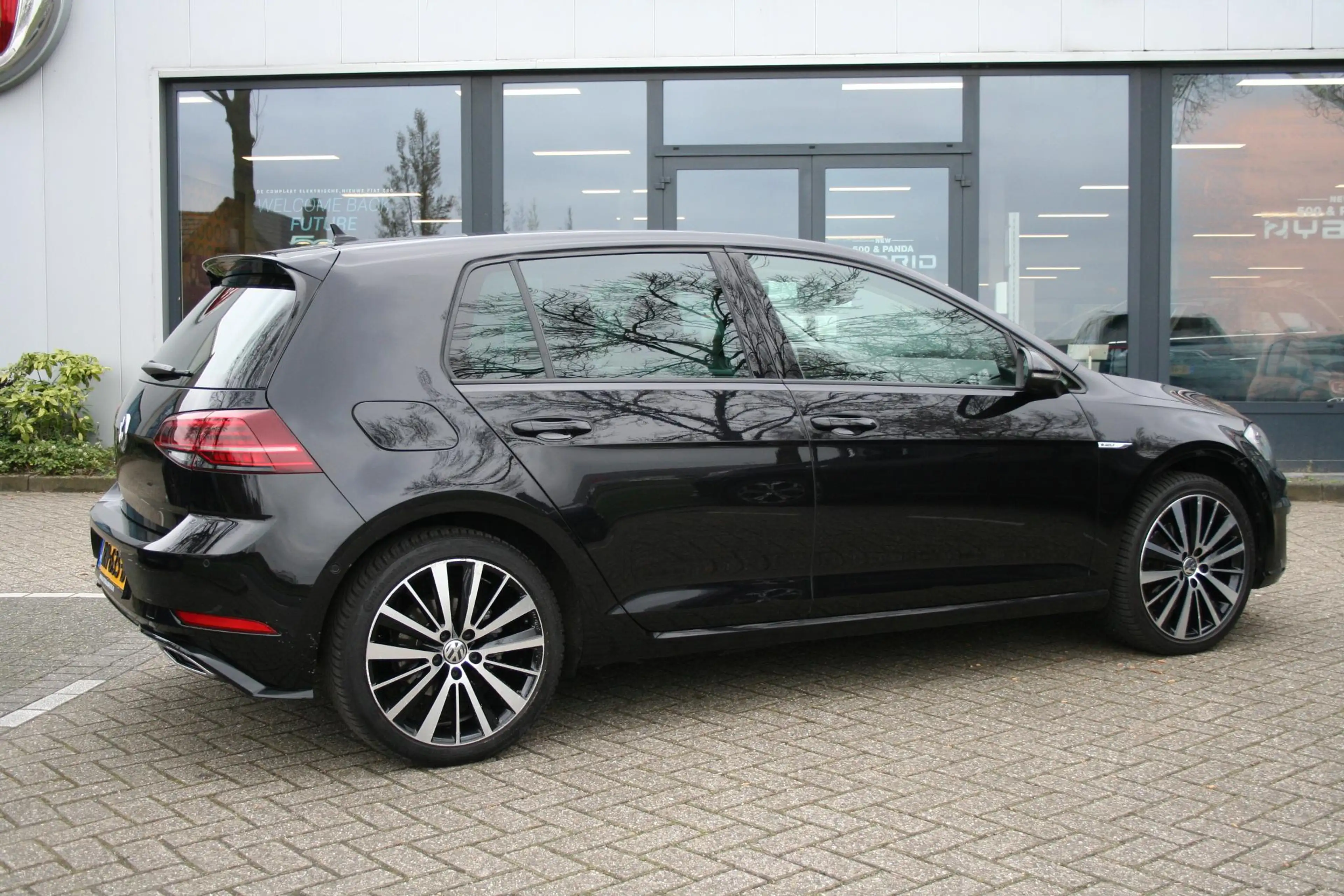 Volkswagen e-Golf e-Golf — photo 5