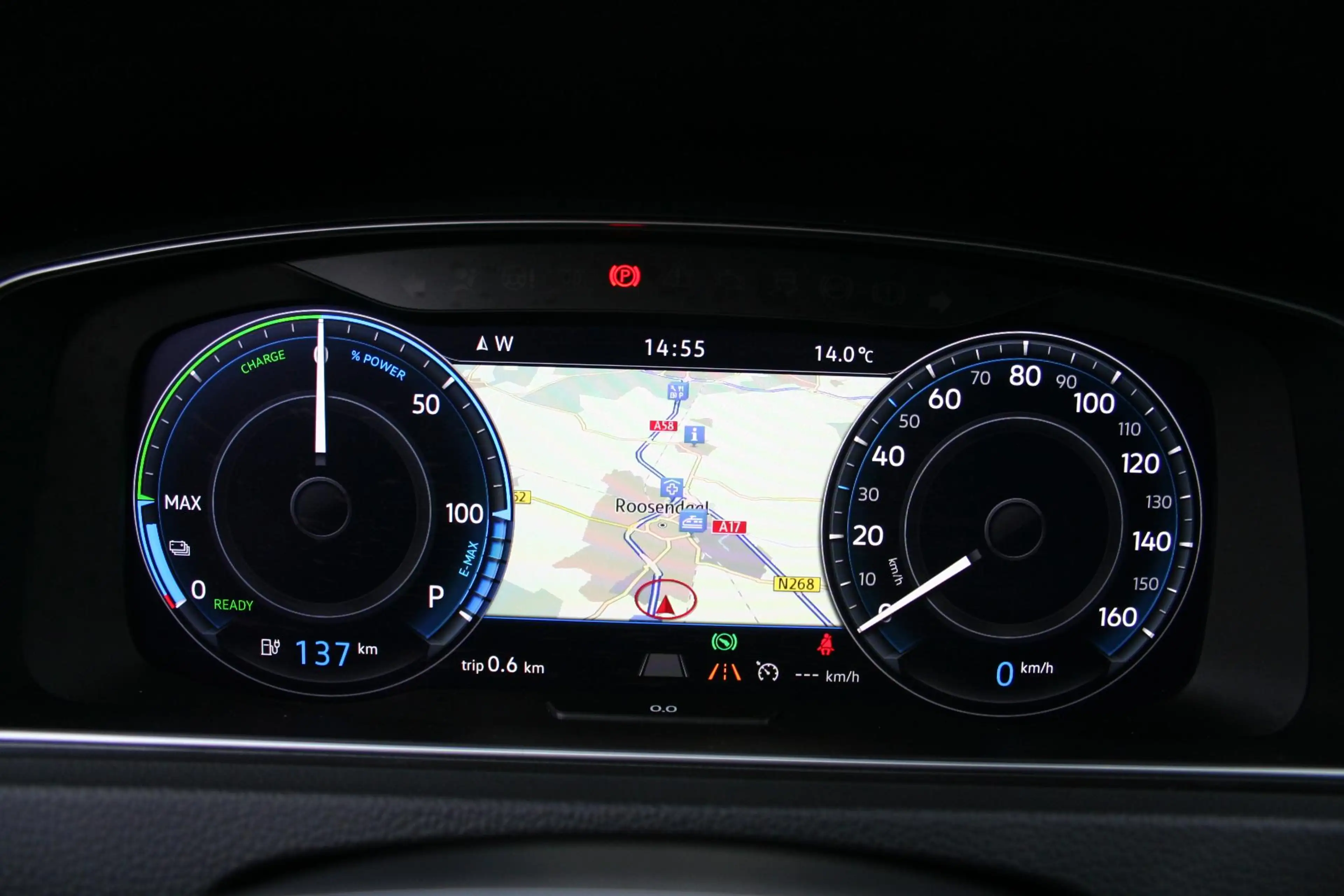 Volkswagen e-Golf e-Golf — photo 12
