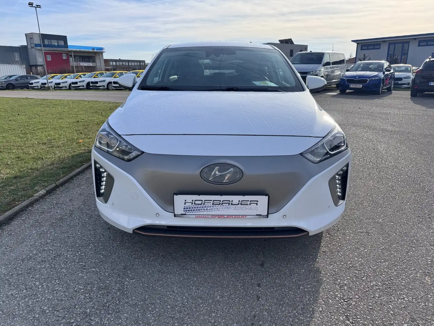 Hyundai IONIQ LEVEL 4 Elektro Weiß - 2