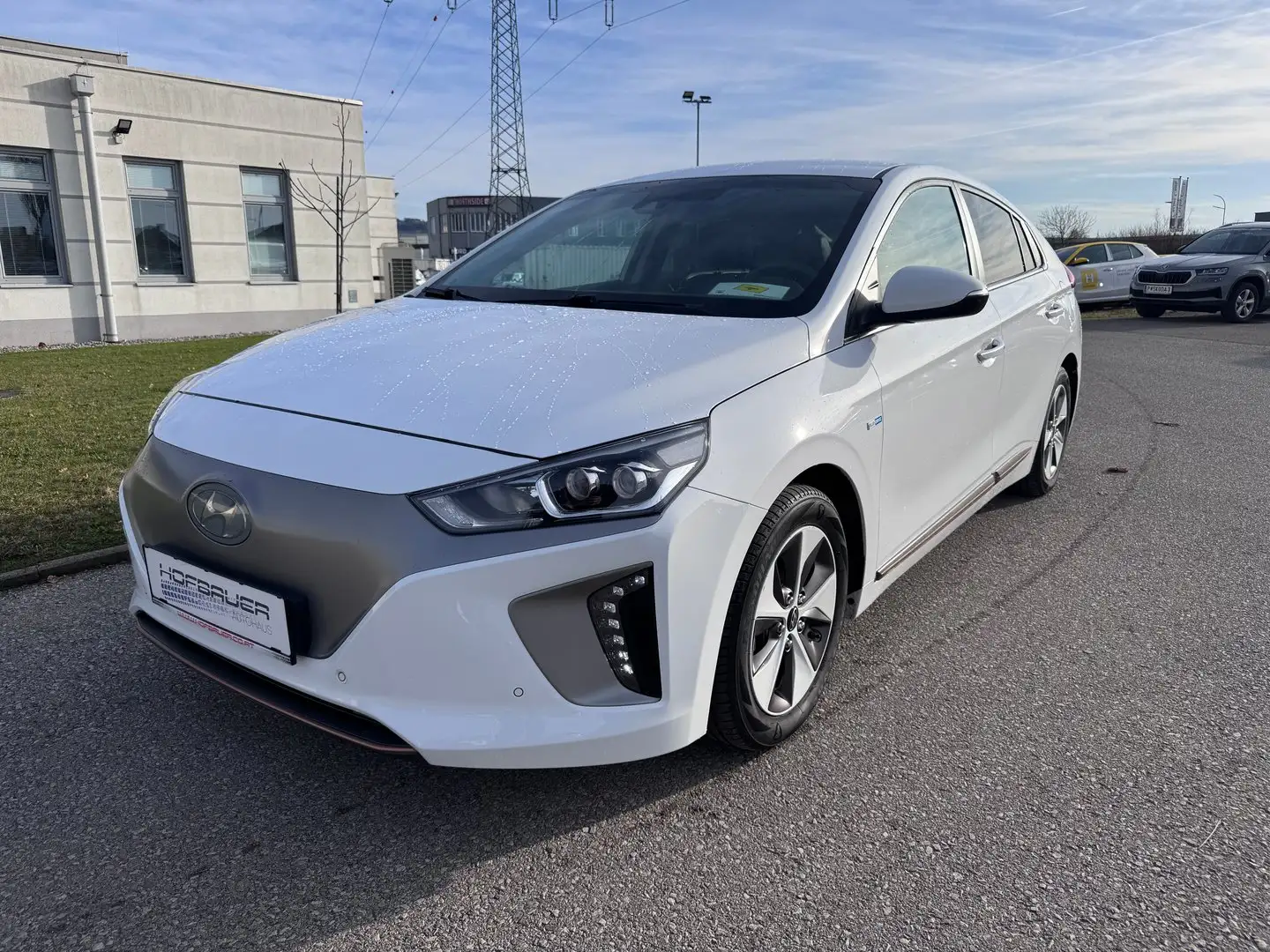 Hyundai IONIQ LEVEL 4 Elektro Weiß - 1