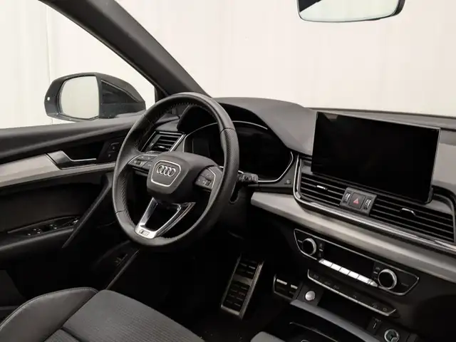 Audi Q5 view 6